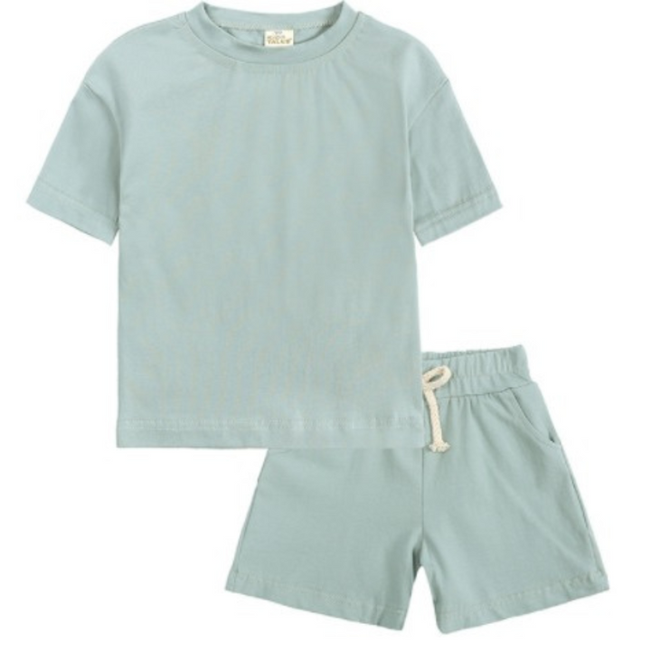 SHORTS AND TEE SET